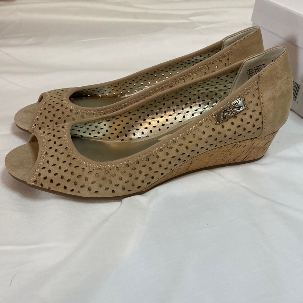 Anne Klein Sport Cadwyn peep toe wedge suede shoe size 8 NWB